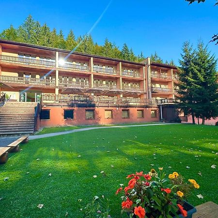 Horský Hotel Podjavorník Papradno Exterior foto